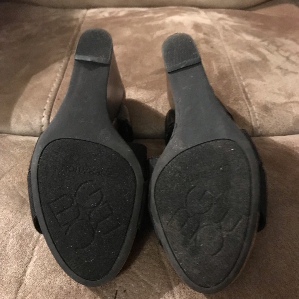 Shoes - Picture 4 of 5